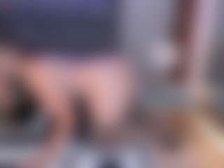 Live cam show with SusannRoss - Striptease MILF on Pornisteam.com