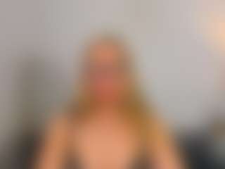 AriaGntle's Live Sex Cam Show