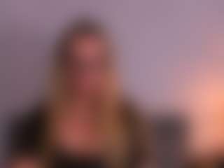 AriaGntle's Live Sex Cam Show