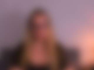 AriaGntle's Live Sex Cam Show