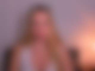 AriaGntle's Live Sex Cam Show