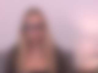 AriaGntle's Live Sex Cam Show