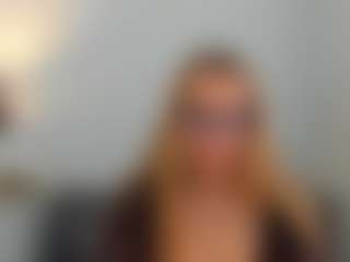 AriaGntle's Live Sex Cam Show