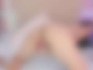 Bonnie MILF webcam performer live streaming