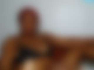 Live cam show with Lady Noire - Hairy Pussy on chickslive.net