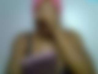 Live cam show with Lady Noire - Middle Aged on studioflirtlive.com