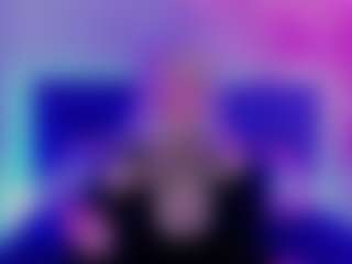 Live cam show with JoannLowe - Bald on Camsoda