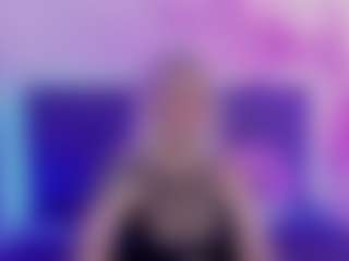 Live cam show with JoannLowe - Bald on Chatstar