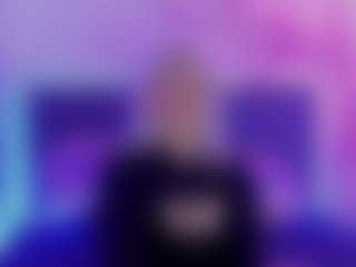 Live cam show with JoannLowe - Bald on SinfulBabes