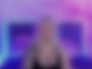 Live cam show with JoannLowe - Flashing on Dare Cams