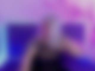 Live cam show with JoannLowe - Average on madthumbs