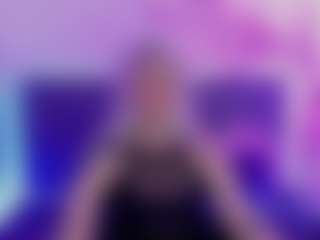 Live cam show with JoannLowe - Blue Eyes on TeamSkeetLive