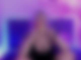 Live cam show with JoannLowe - Nipple Piercings on Camiplay Live