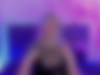 Live cam show with JoannLowe - Cute on Camsoda