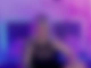 Live cam show with JoannLowe - Bald on Camsoda