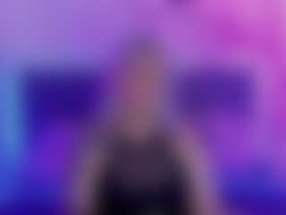Live cam show with JoannLowe - Control on Camsoda