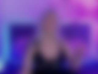 Live cam show with JoannLowe - Bald on Camsoda Late Night