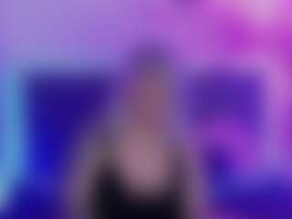 Live cam show with JoannLowe - Average on Camsoda