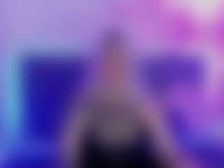 Live cam show with JoannLowe - Average on AdultVida.com