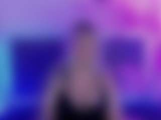 Live cam show with JoannLowe - Nipple Piercings on Chatstar