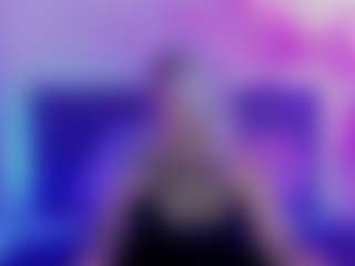 Live cam show with JoannLowe - Flashing on Camsoda