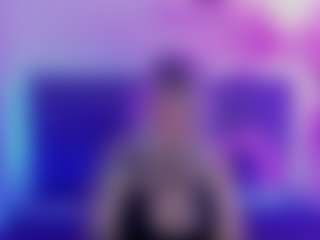 Live cam show with JoannLowe - Cute on WildCum