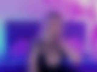 Live cam show with JoannLowe - Cute on AdultVida.com