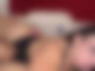Live cam show with Eliza03 - Housewife on AdultVida.com