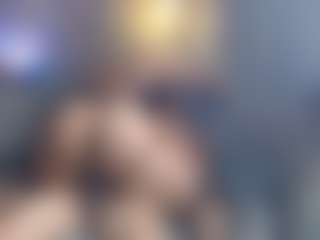 Live cam show with Eliza03 - Housewife on Camsoda