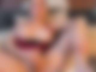 Live cam show with shannel-queen - Small Tits on Gym Cam Girls