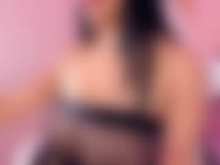Live cam show with Madeleine Summer - Thick on Camsoda