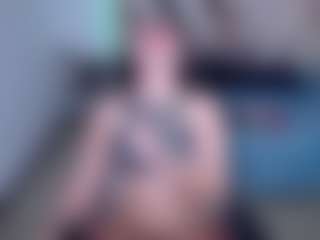 Live cam show with CherryLips - Petite on camgirlchat.live
