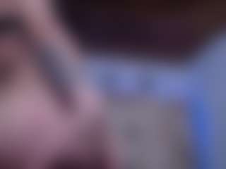 Live cam show with CherryLips - Petite on Pornisteam.com