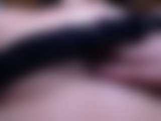 Live cam show with CherryLips - Skinny on pussylord.com