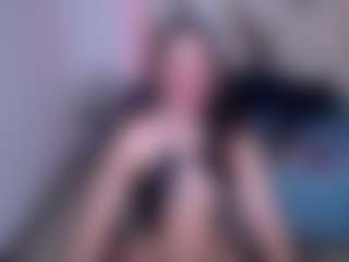 Live cam show with CherryLips - Amateur on Camsoda