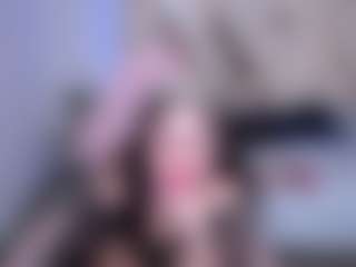 Live cam show with CherryLips - Brown Eyes on Camming Site