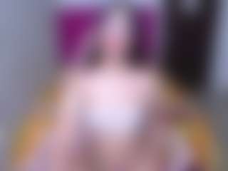 Live cam show with CherryLips - Average on xDating