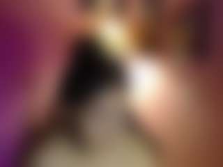 EmilyR0s33's Live Sex Cam Show