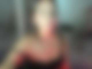 Live cam show with KittyKlum - Thong on TottyGirls