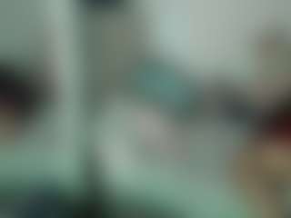 Live cam show with KittyKlum - Thong on Gym Cam Girls