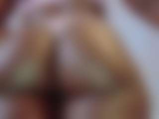 Live cam show with Candice - Thick on Hubzter Live