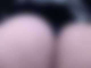 Live cam show with lorenitha - Average on https://playwithruby.com