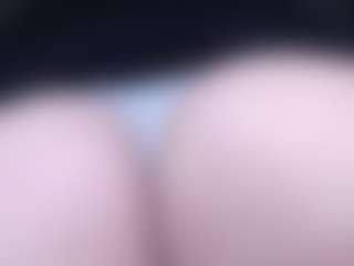 Live cam show with lorenitha - Average on Camversity