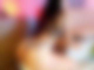 Jade Brunnette MILF webcam performer live streaming