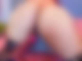 Live cam show with Jade Brunnette - Living Room on Camsoda