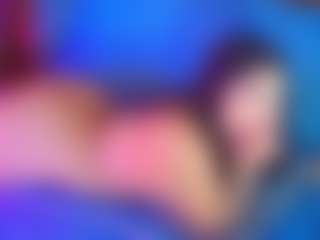 Live cam show with Jade Brunnette - Petite MILF on Camsoda