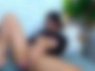 Live cam show with Lauren - Full Nudity on SxyPornLive