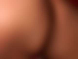 Live cam show with Lady Di - Tease Blonde Hair on Gym Cam Girls