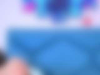 Live cam show with EmiilyStone - Living Room on Chatstar