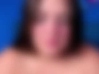Live cam show with EmiilyStone - Average on CamClone